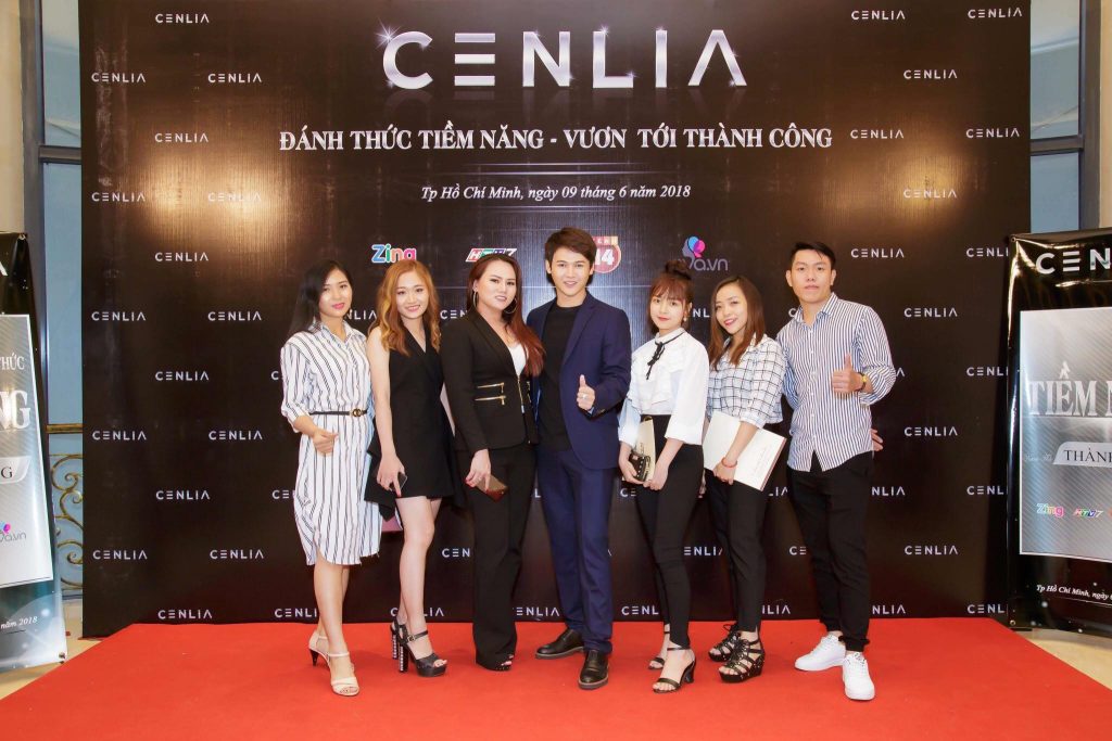 CEO Lê Trùng Dương và các thành viên của mỹ phẩm Cenlia